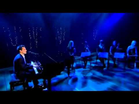 Julian Ovenden sings last waltz