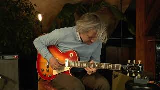 Video thumbnail for Gibson Les Paul Deluxe from 1973 presented by Vintage Guitar Oldenburg and Tobias Hoffmann by Vintage Guitar Oldenburg