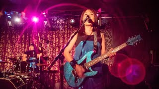 Shonen Knife 少年ナイフ - Riding On The Rocket