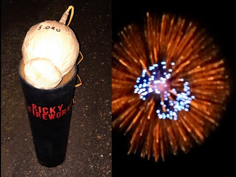 210mm 8" inch salice oro centro blu. italian fireworks shell. golden tit willow. kugelbombe vuurwerk