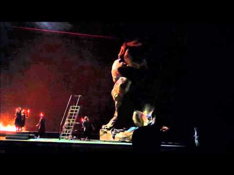 Klytämnestra's Entrance. ELEKTRA. 2015