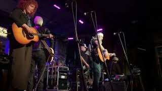 Steve Earle &amp; the Dukes “You Belong to Me” (New York City, 2 December 2018)