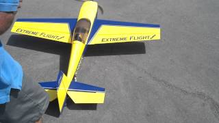 preview picture of video 'Extreme Flight Extra 300 with Saito Gas Engine'