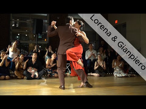 Lorena Tarantino and Gianpiero Galdi 3/4 - Triunfal by Jose Basso