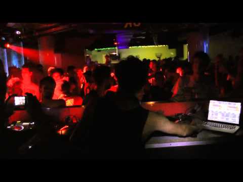 LEON (Viva Music) @ RE-FRESH Urban Klub Castelfranco Veneto ITA 16.09.2011 video6