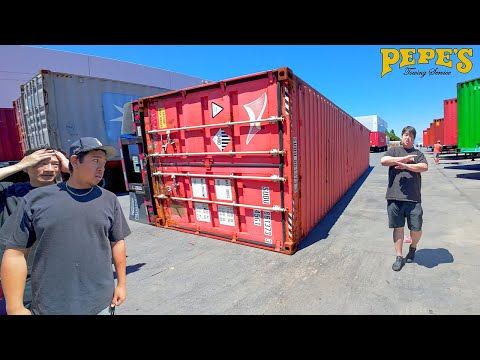 Cliente arrabbiato dopo che il container si è ribaltato nel suo cortile