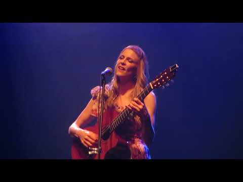 KATIE JAMES   EL VIOLÍN DE BECHO   SALA ZITARROSA   150324