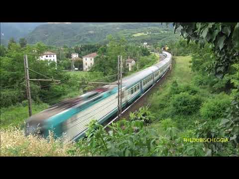 TRENI REGIONALI IN TRANSITO NEL CURVONE DI RIGOROSO, LINEA DEI GIOVI. (AL) 7 - 6 -  2018.