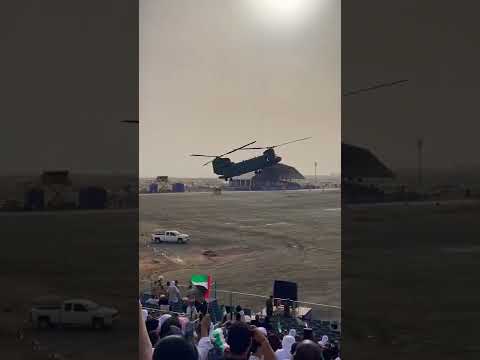 Incoming CH-47 Chinook with amazing Sound ! #military #army