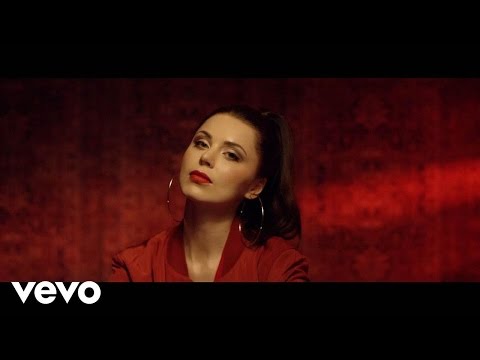 Monika Lewczuk - Biegnę ft. Antek Smykiewicz