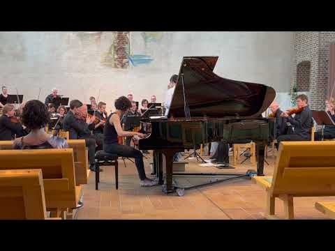 Anyssa Neumann plays Liszt Piano Concerto No. 1, 3rd movement excerpt (rehearsal)