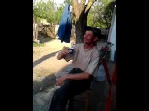 Genica...cel mai mare betivan din Capreni.mp4