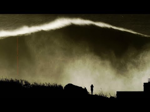 HUGO VAU 35 METERS WAVE AT NAZARÉ