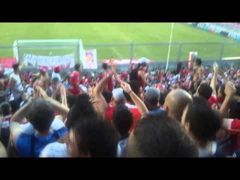 "Yo soy del Rojo desde que nací vs Instituto" Barra: La Barra del Rojo • Club: Independiente