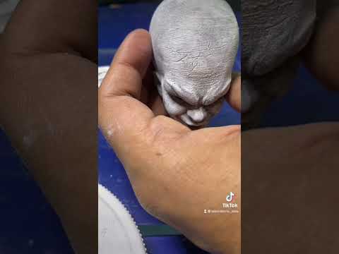 Pintando a pennywise #escultura #3dsculpting #3dprint #painting #pennywise #it #clown #halloween