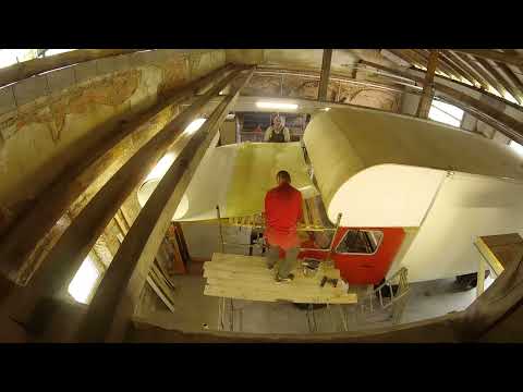 Klejenie laminatu na alkowie 9,60m długości 2,43m szerokości 2,3mm grubości