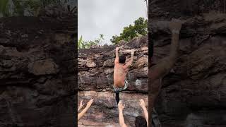 Video thumbnail of Aurora, V5. Igatu