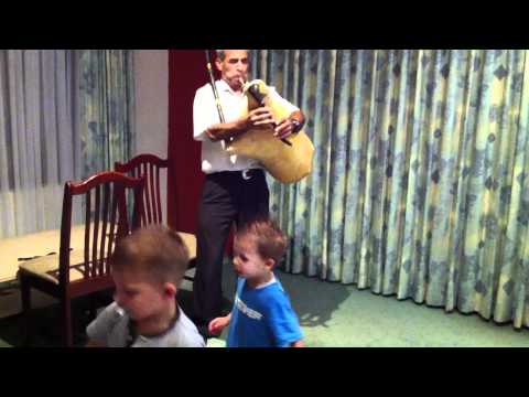 Doncho Stojanovski Gajdajia. Macedonian Bagpipe..