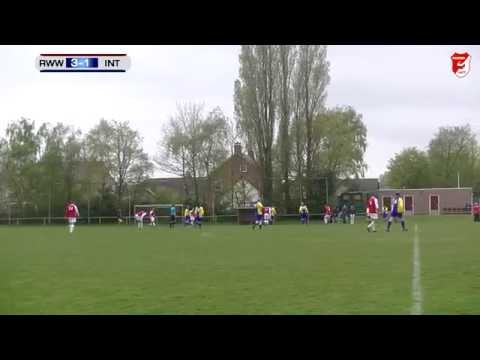 Voetbalwedstrijd Rood-Wit 6 - Internos 8