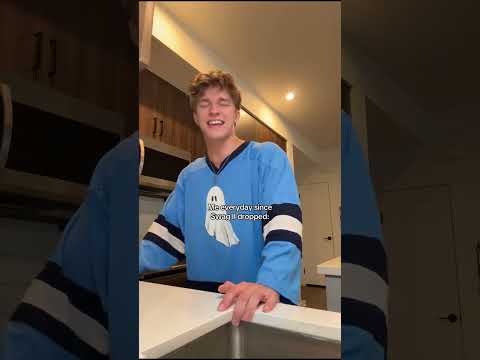 Alex Sampson singing SPEED DEMON by Justin Bieber 🎶 : What an absolute banger - September 21, 2025