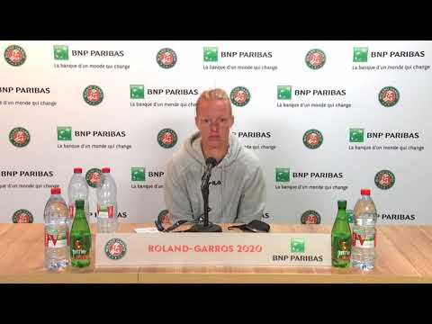 "The court was heavy" - Bertens on slow start against Zavatska