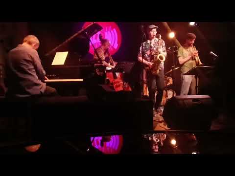 Andrew Baker Quintet en directo en el Club de Jazz de las Mil Pesetas en Villena / Warmi