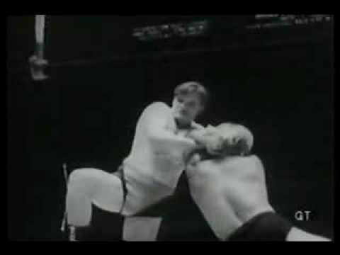 Buddy Rogers vs Johnny Valentine