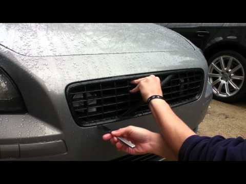 Volvo S40, Grille Removal