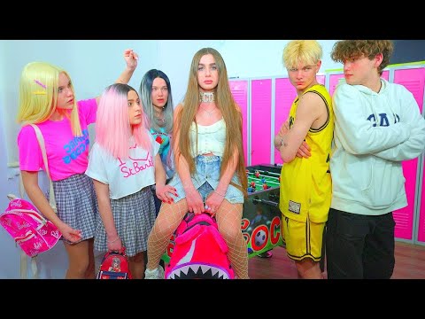 DIANA A REVENIT ÎN CORPUL EI! Dar se pare că obiceiurile lui Smile rămân!