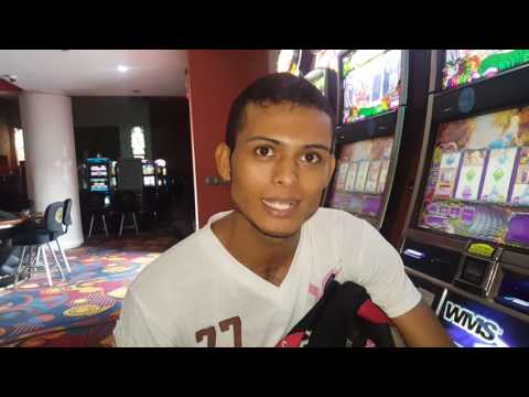 Brayan Pérez con todo en su pelea con el Torito González en Managua