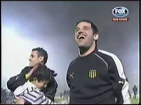 Peñarol vs Santos 2011 - Primera final Copa Libertadores - Partido completo.