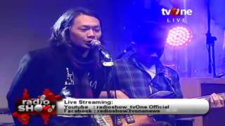 Download lagu Alunan Semesta Berharap Hujan RadioShow Live Bandu... mp3