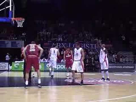 24 04-12-07 BCO-Red Star Belgrado - Titus scoort 1 van 2 vri