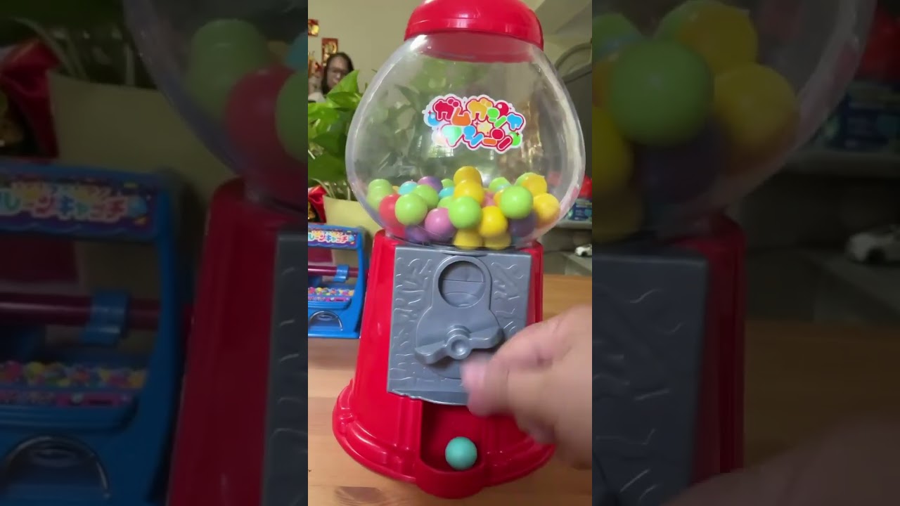 RED GIANT GUMBALL  MACHINE 🐼14🌝⛽️🌈#gumballmachine #shorts #asmr