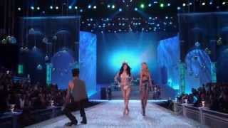 Maroon 5 - Moves Like Jagger at Victoria&#39;s Secret Fashion Show