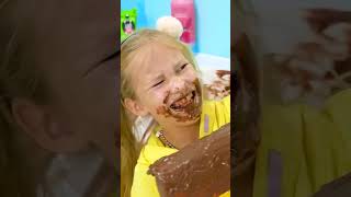 Bubble Gum Life Hack! Smart & Creative Ideas #shorts Bubble Gum Life Hack! Smart & Creative Ideas #shorts