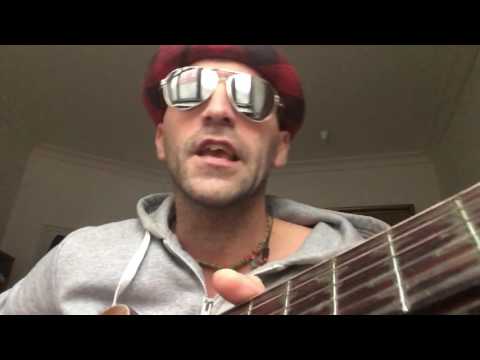 Bo Evers Sidder bare her