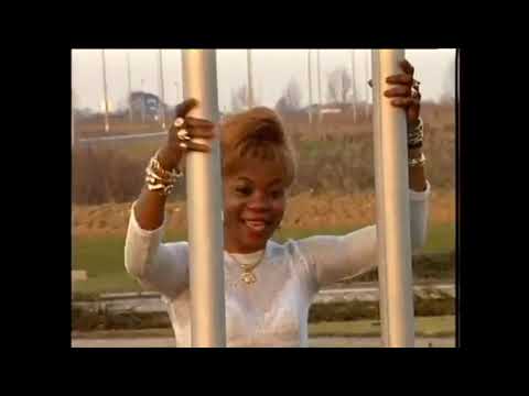 Déesse Mukangi x Betty Bis