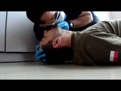 Czoło -żuchwa rękoczyn