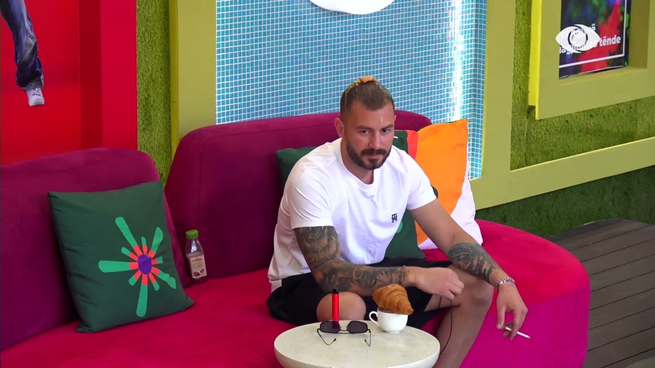 Ledjona i thyen vezën në kokë Romeos, banori: Keni zero argument, nuk flet dot ti...