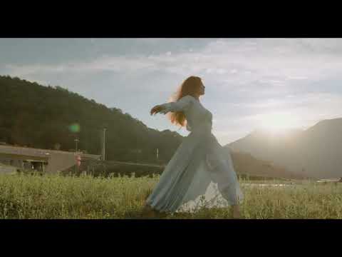 Вдохновляющая музыка и красивый танец