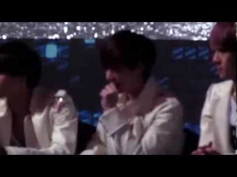 Fancam121229 EXO   Sehun sang to B A P WARRIOR ft Lay sang to JYP