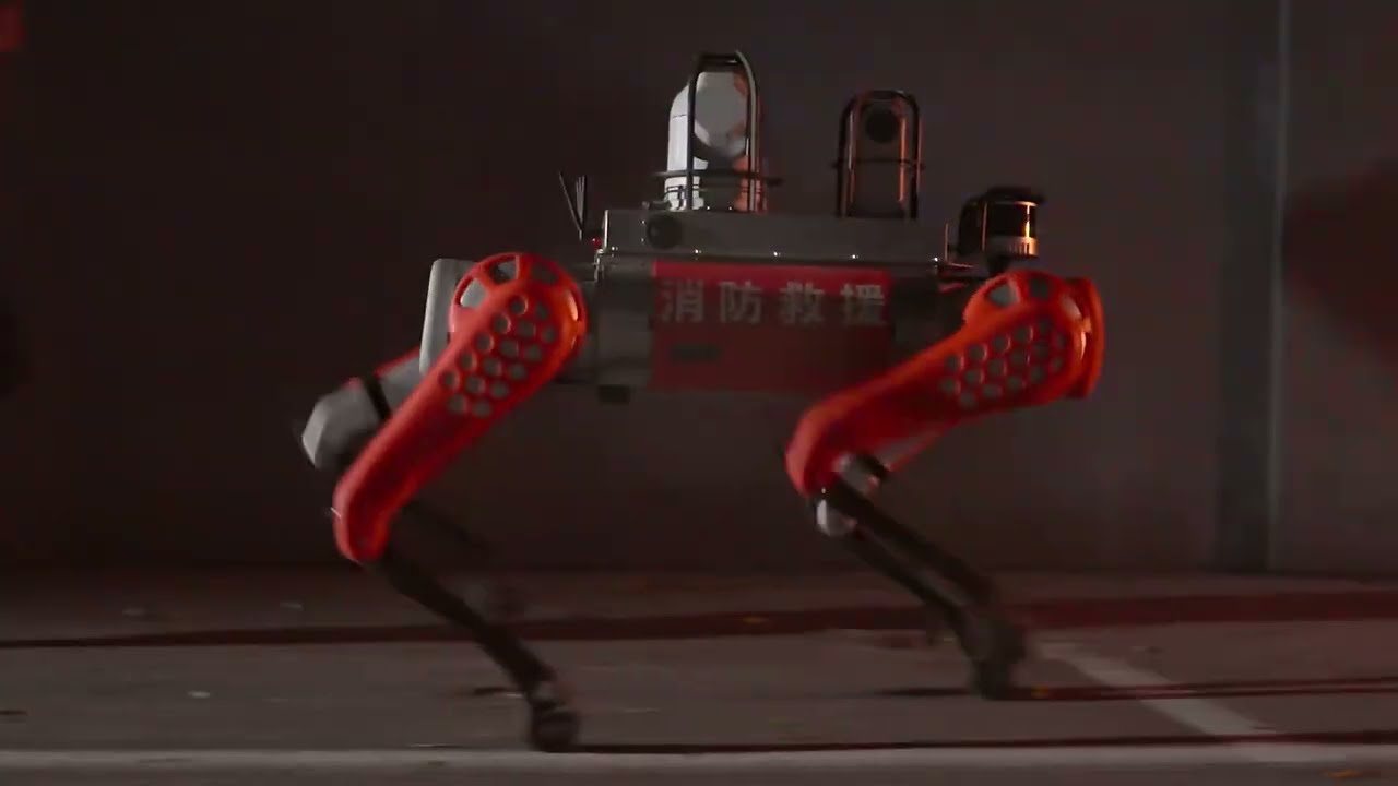 Unitree B2 Alevlerin Arasında Görevde! 🚒🔥 | Akıllı Yangın Söndürme Robotu