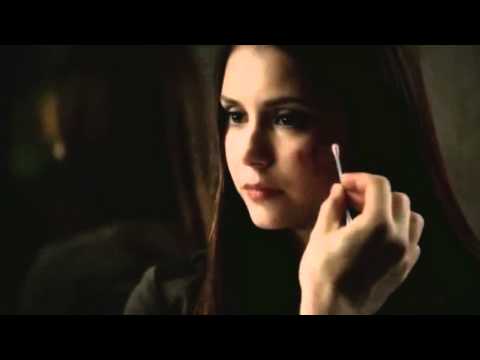 TVD 3x06 Damon & Elena first aid scene