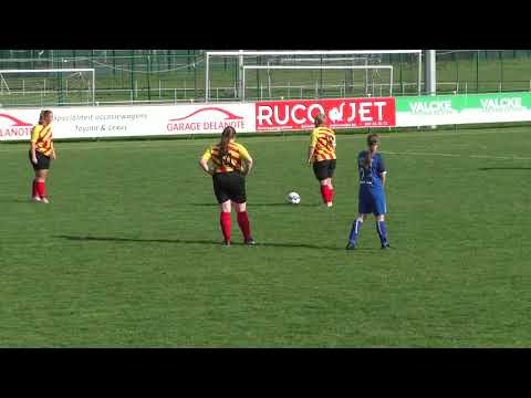 KFC Poperinge Ladies - Ladies Oudenburg on 13.10.2024: a free kick for the home team!