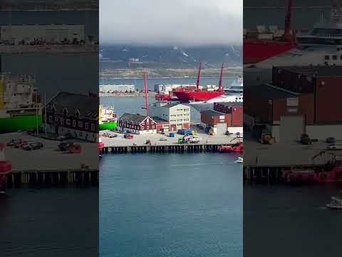 Look how big is the cruiseship in Nuuk Greenland #shorts #nuuk #greenland #gpdupitas