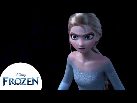 Elsa intenta cruzar el mar Sombrío | Frozen