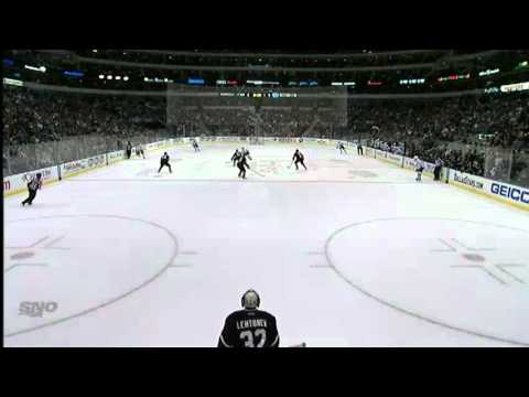 Dion Phaneuf Goal - Leafs 2 at Stars 1 - 11.25.11 (HQ)