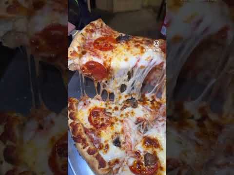 Casa de Carbs' Ultimate Cheese Pull at Turtle Bay Pizza! 🍕😋 #CheeseHeaven #pizza #frenchquarter