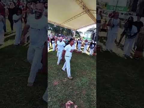 gaguinho capoeira sete lagoas , jogando capoeira lá na cidade de Lagoa Dourada  , Minas gerais